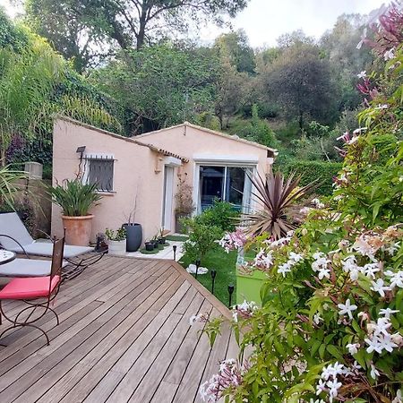 Bed and Breakfast Dans UN JARDIN BB et JACUZZI Mandelieu Exterior foto
