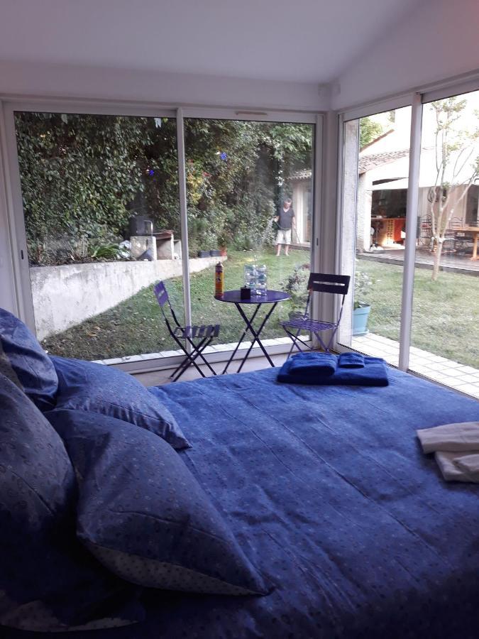 Bed and Breakfast Dans UN JARDIN BB et JACUZZI Mandelieu Exterior foto