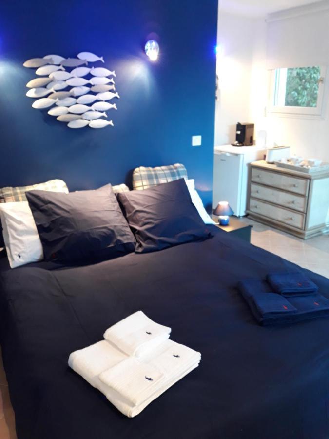 Bed and Breakfast Dans UN JARDIN BB et JACUZZI Mandelieu Exterior foto