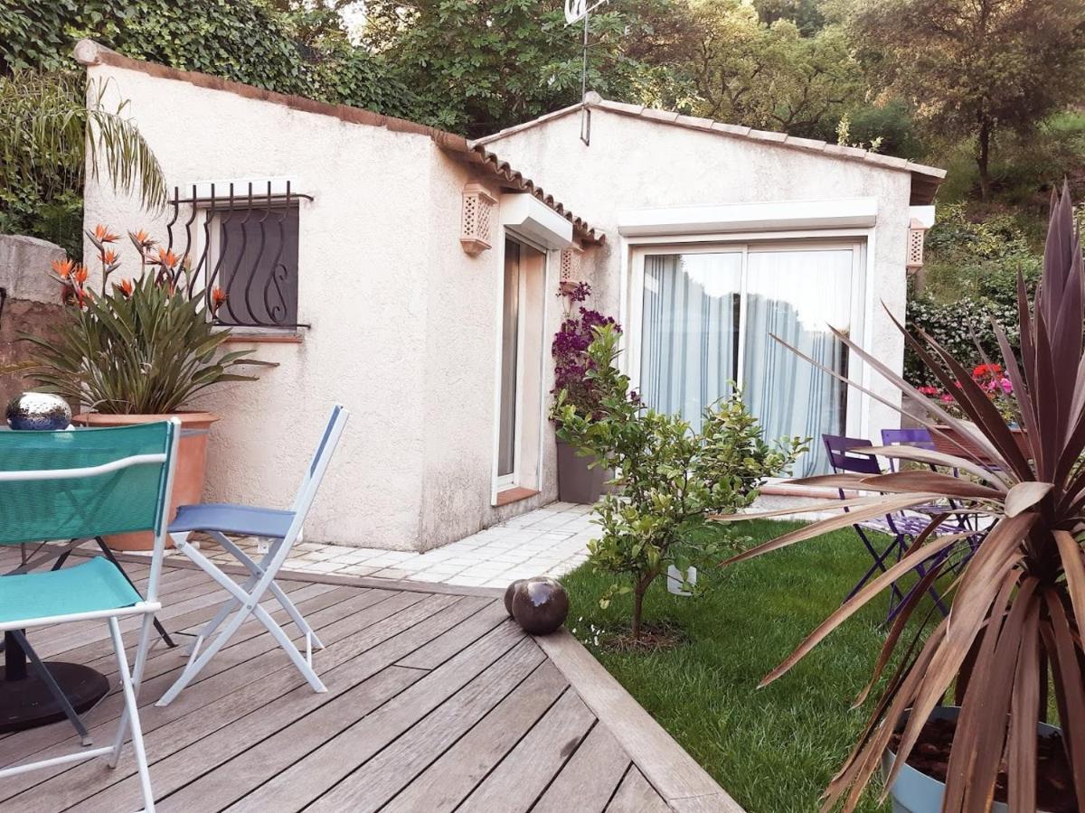 Bed and Breakfast Dans UN JARDIN BB et JACUZZI Mandelieu Exterior foto