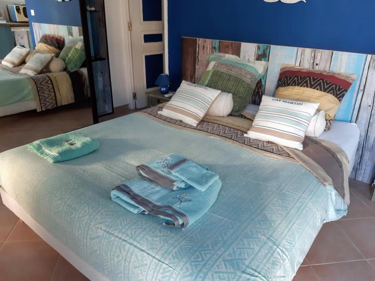 Bed and Breakfast Dans UN JARDIN BB et JACUZZI Mandelieu Exterior foto