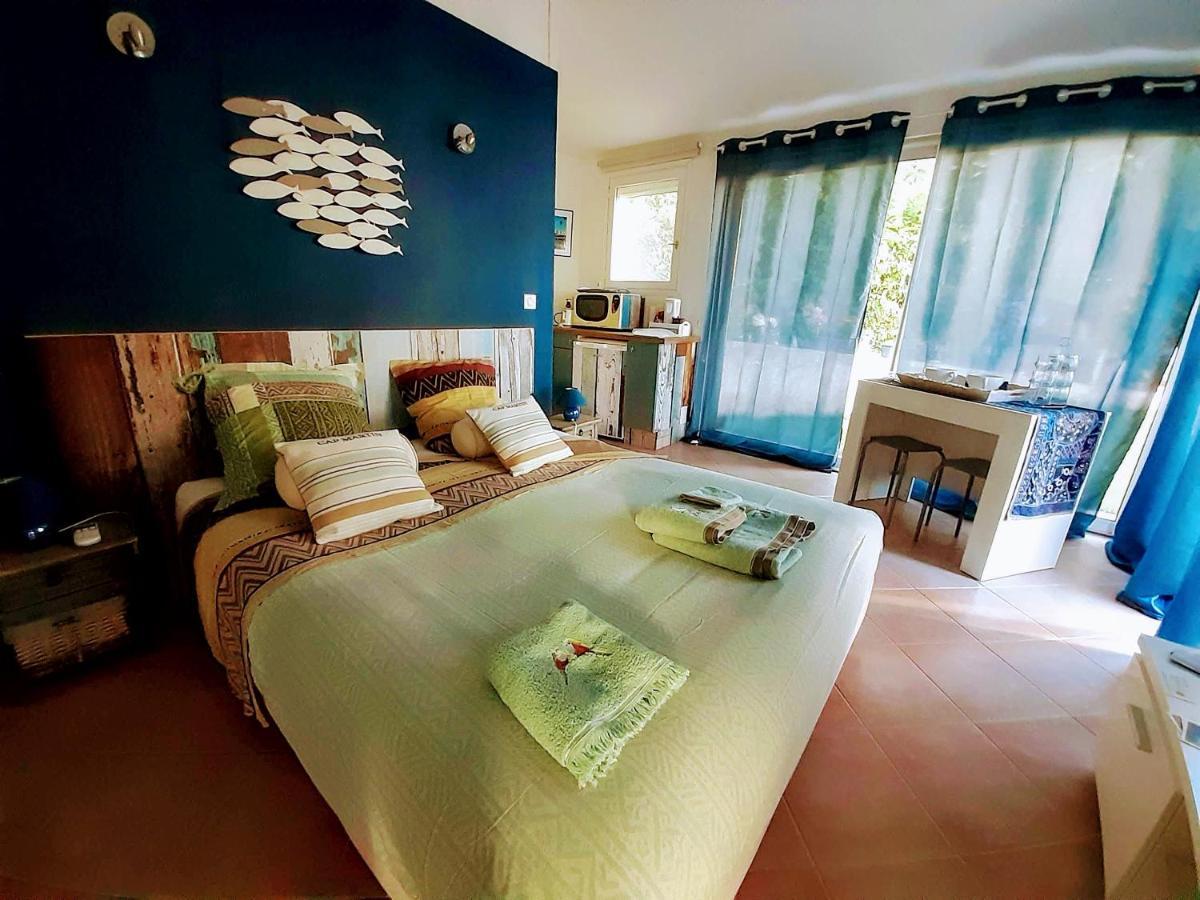 Bed and Breakfast Dans UN JARDIN BB et JACUZZI Mandelieu Exterior foto