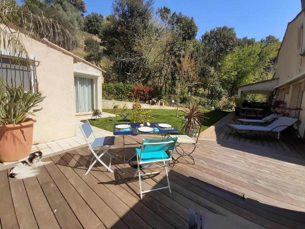 Bed and Breakfast Dans UN JARDIN BB et JACUZZI Mandelieu Exterior foto