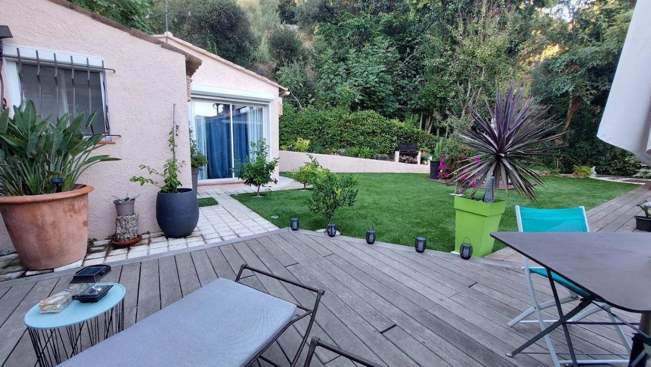 Bed and Breakfast Dans UN JARDIN BB et JACUZZI Mandelieu Exterior foto