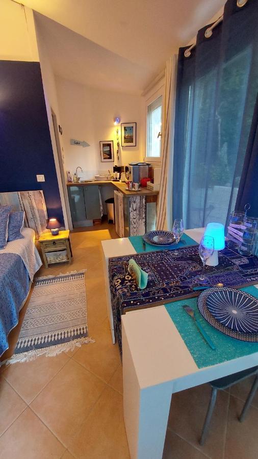 Bed and Breakfast Dans UN JARDIN BB et JACUZZI Mandelieu Exterior foto