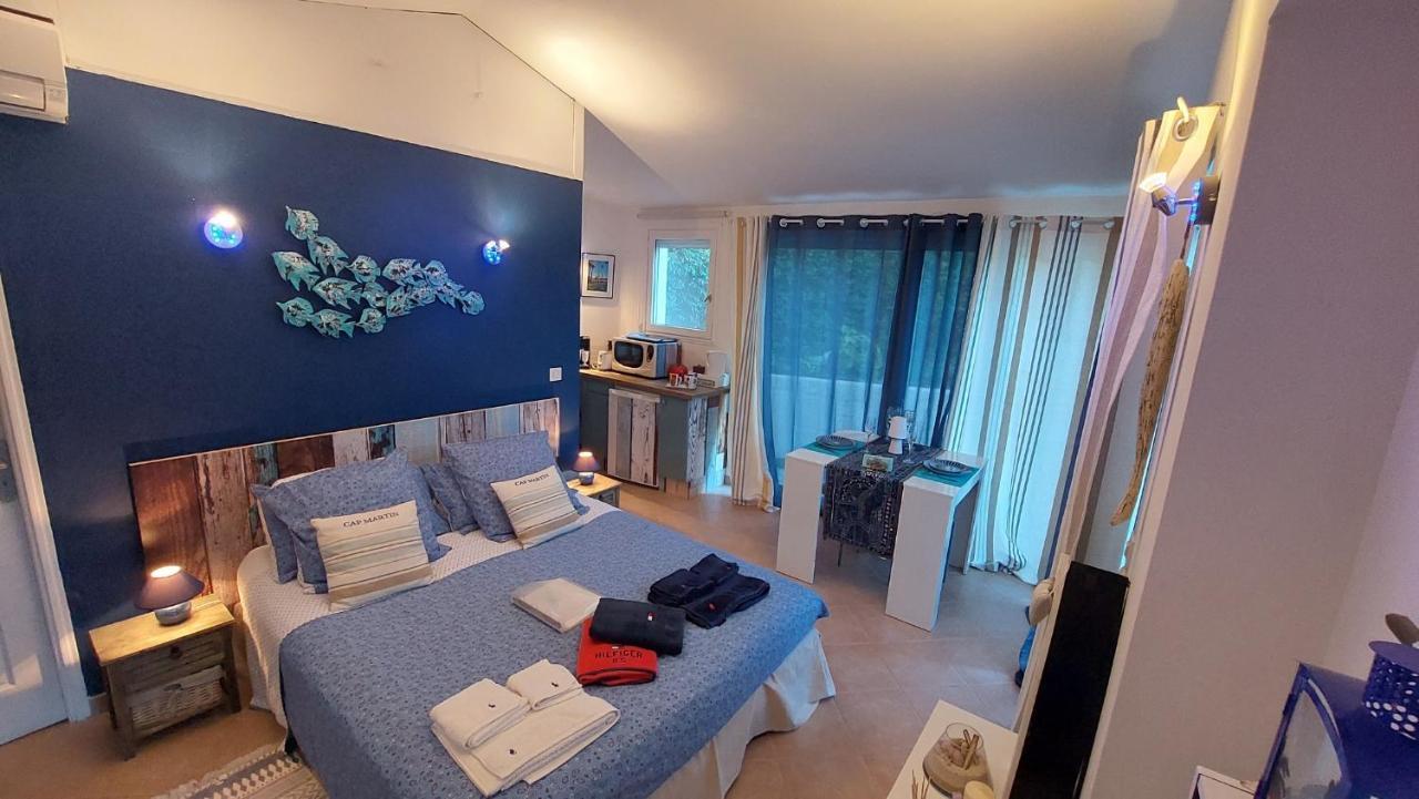 Bed and Breakfast Dans UN JARDIN BB et JACUZZI Mandelieu Exterior foto